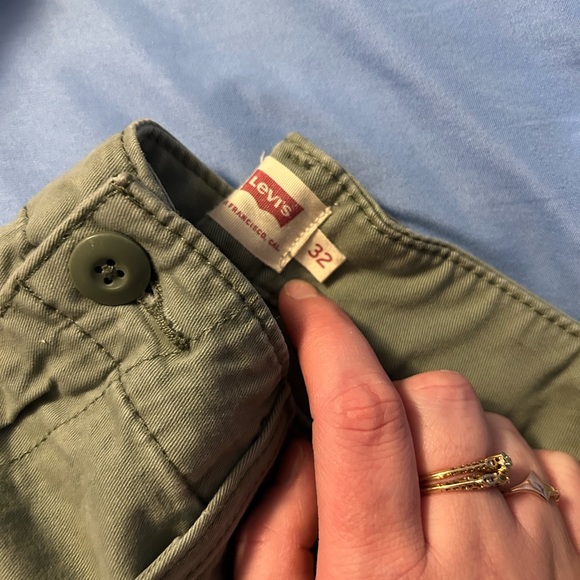 Levi’s Cargo Pants - Picture 2 of 2